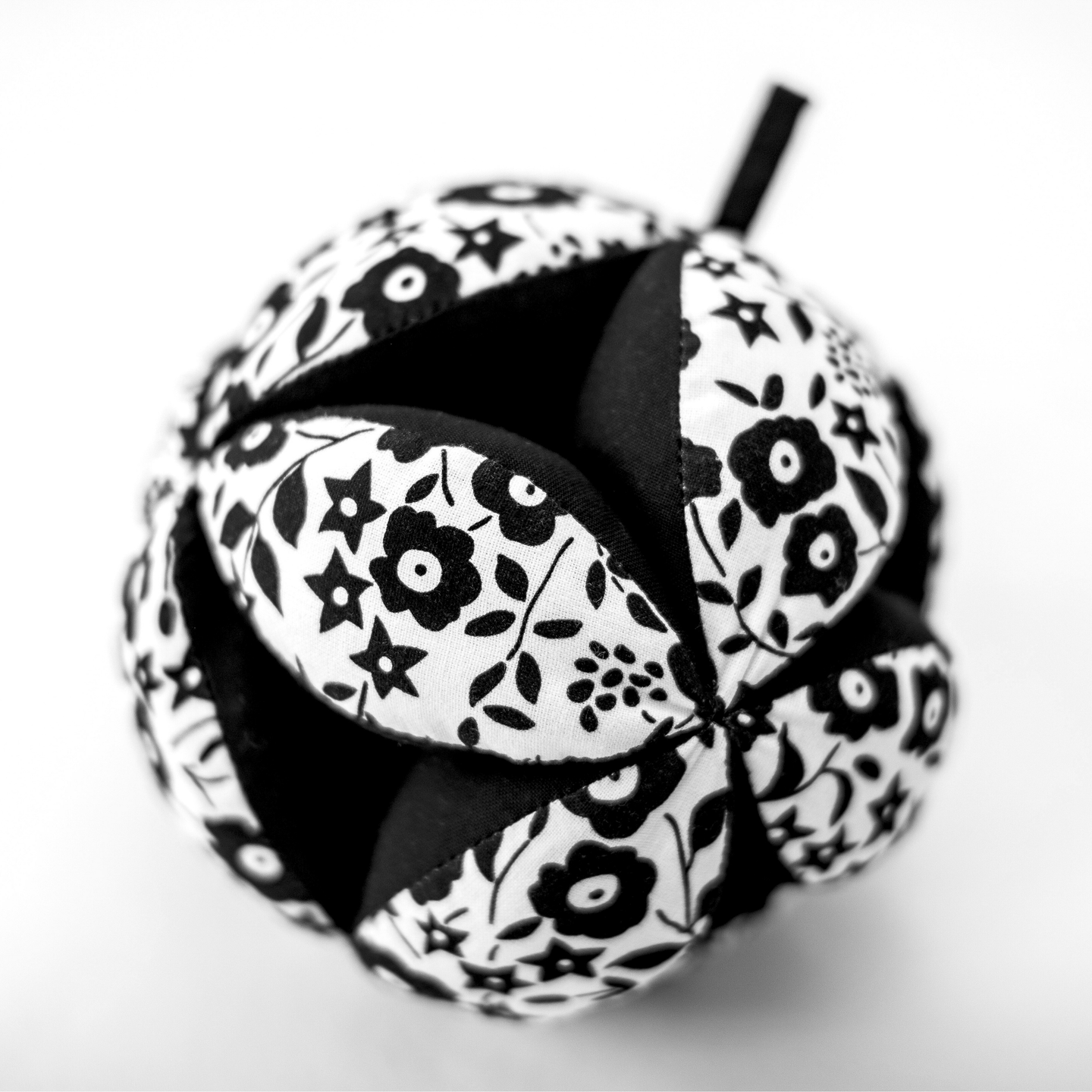 ETTA LOVES x LIBERTY – Sensory Grasp Ball
